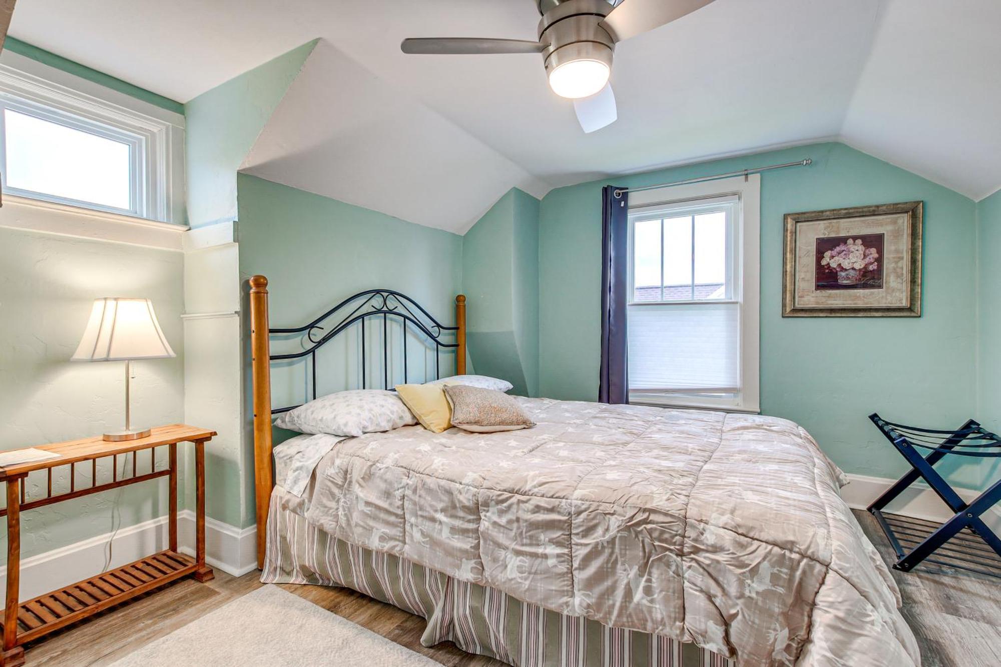 Lavish House With Patio - 2 Blocks To Green Lake! エクステリア 写真