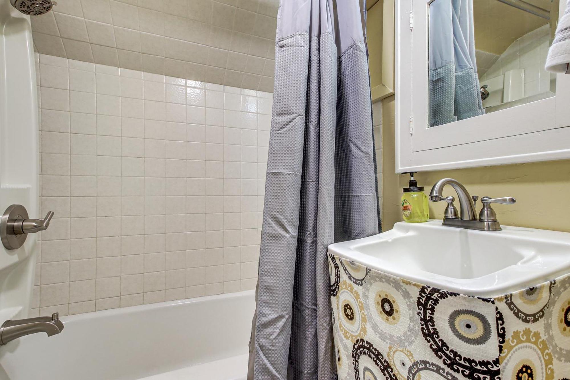 Lavish House With Patio - 2 Blocks To Green Lake! エクステリア 写真