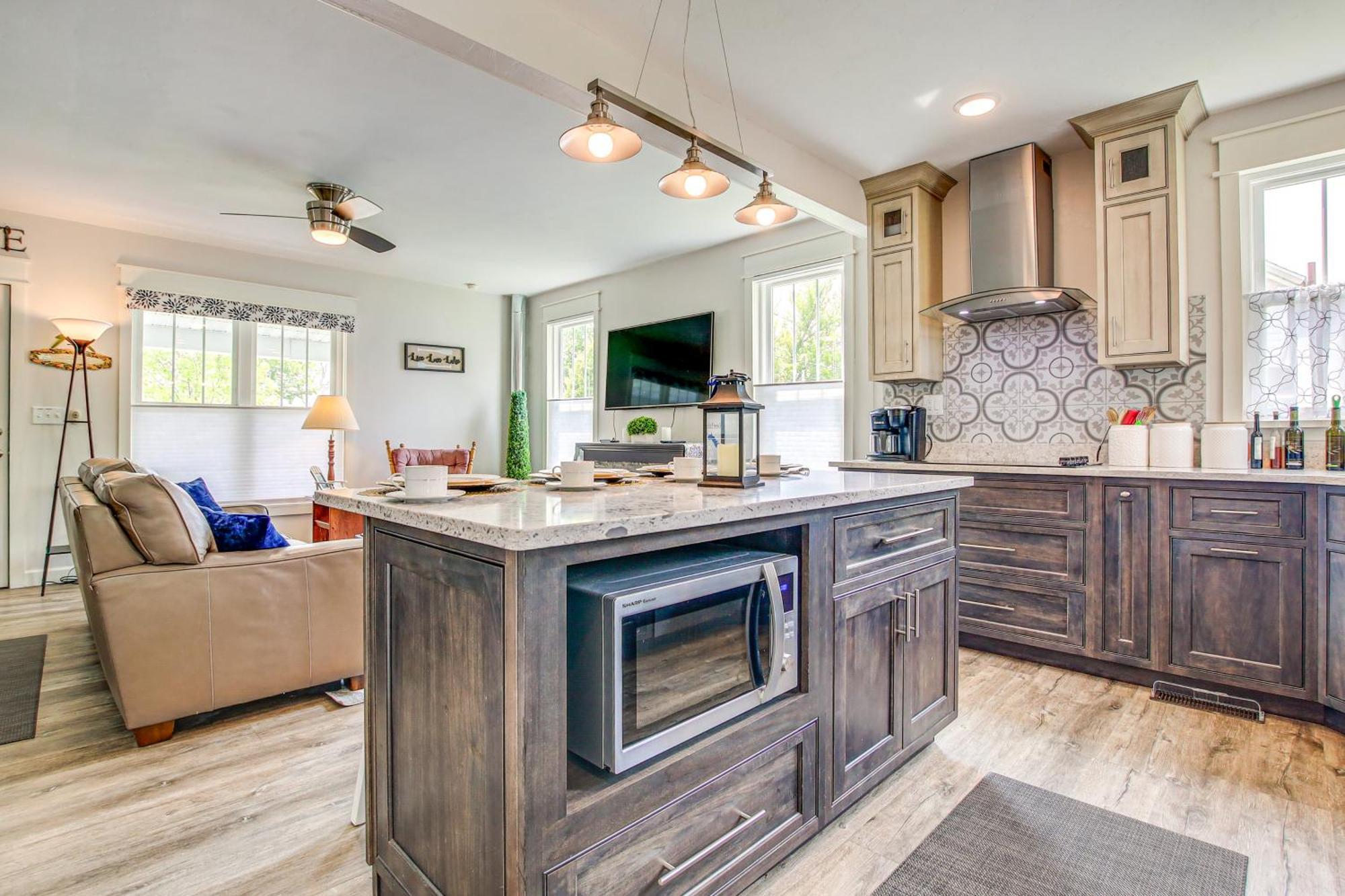 Lavish House With Patio - 2 Blocks To Green Lake! エクステリア 写真