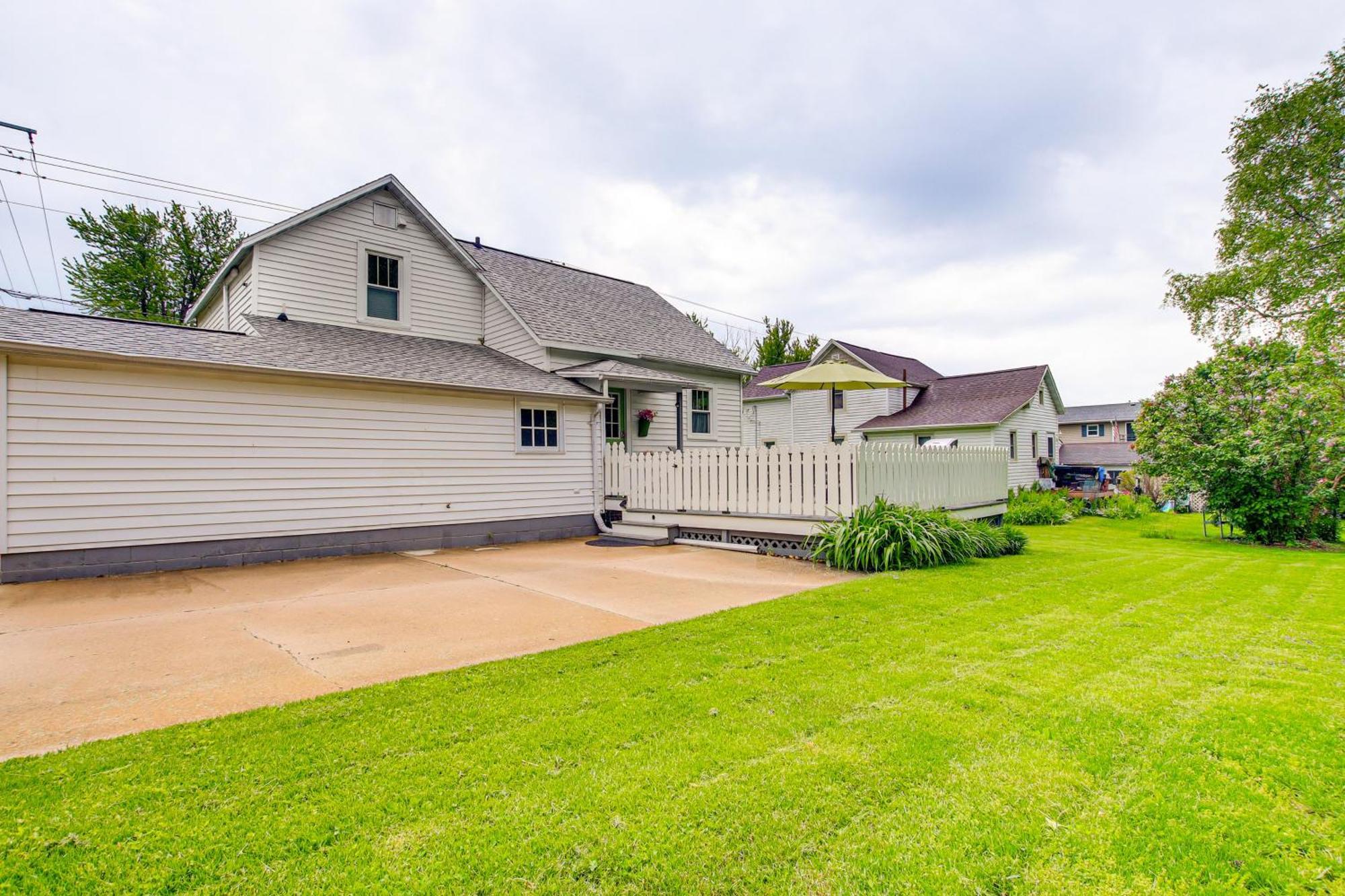 Lavish House With Patio - 2 Blocks To Green Lake! エクステリア 写真