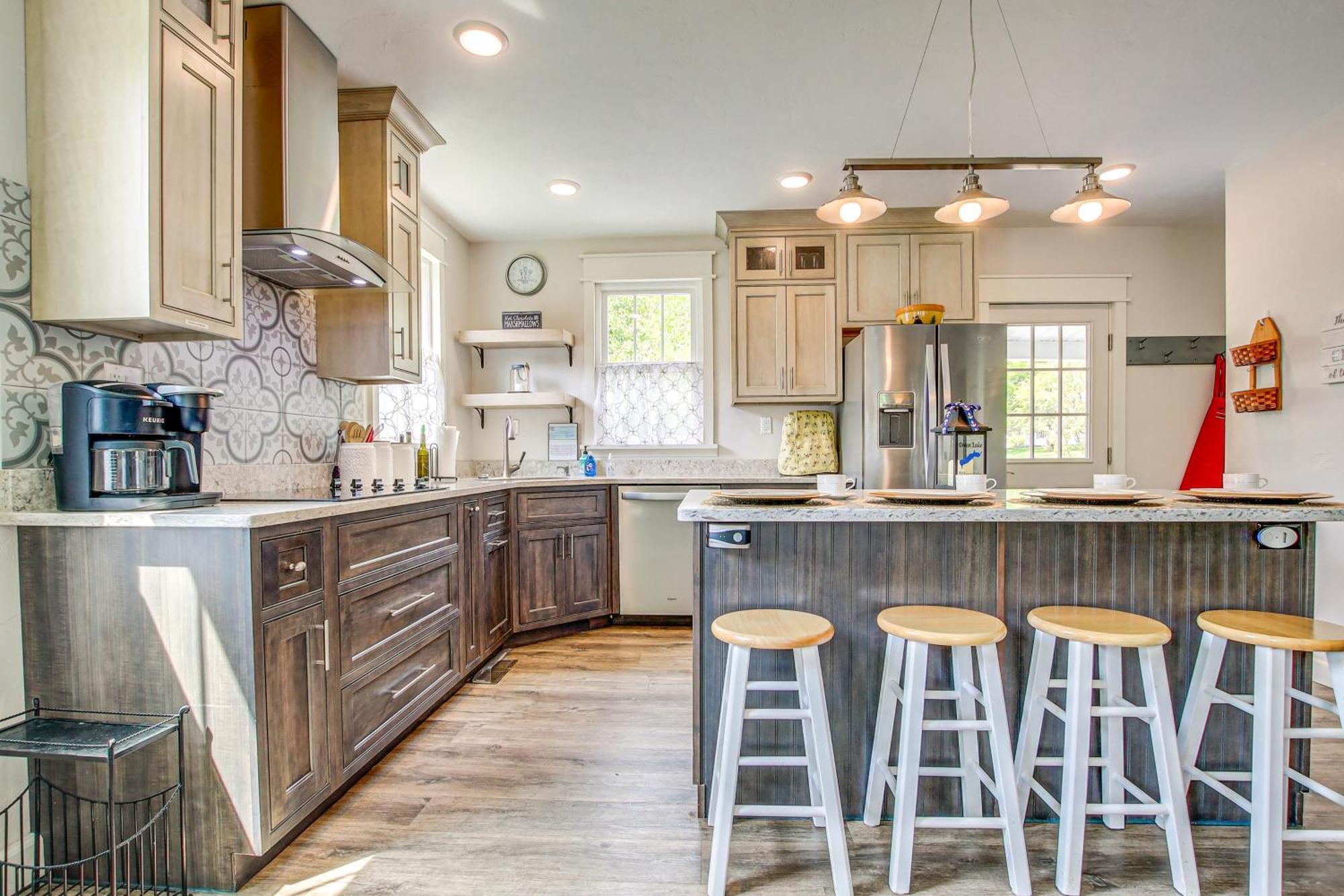 Lavish House With Patio - 2 Blocks To Green Lake! エクステリア 写真