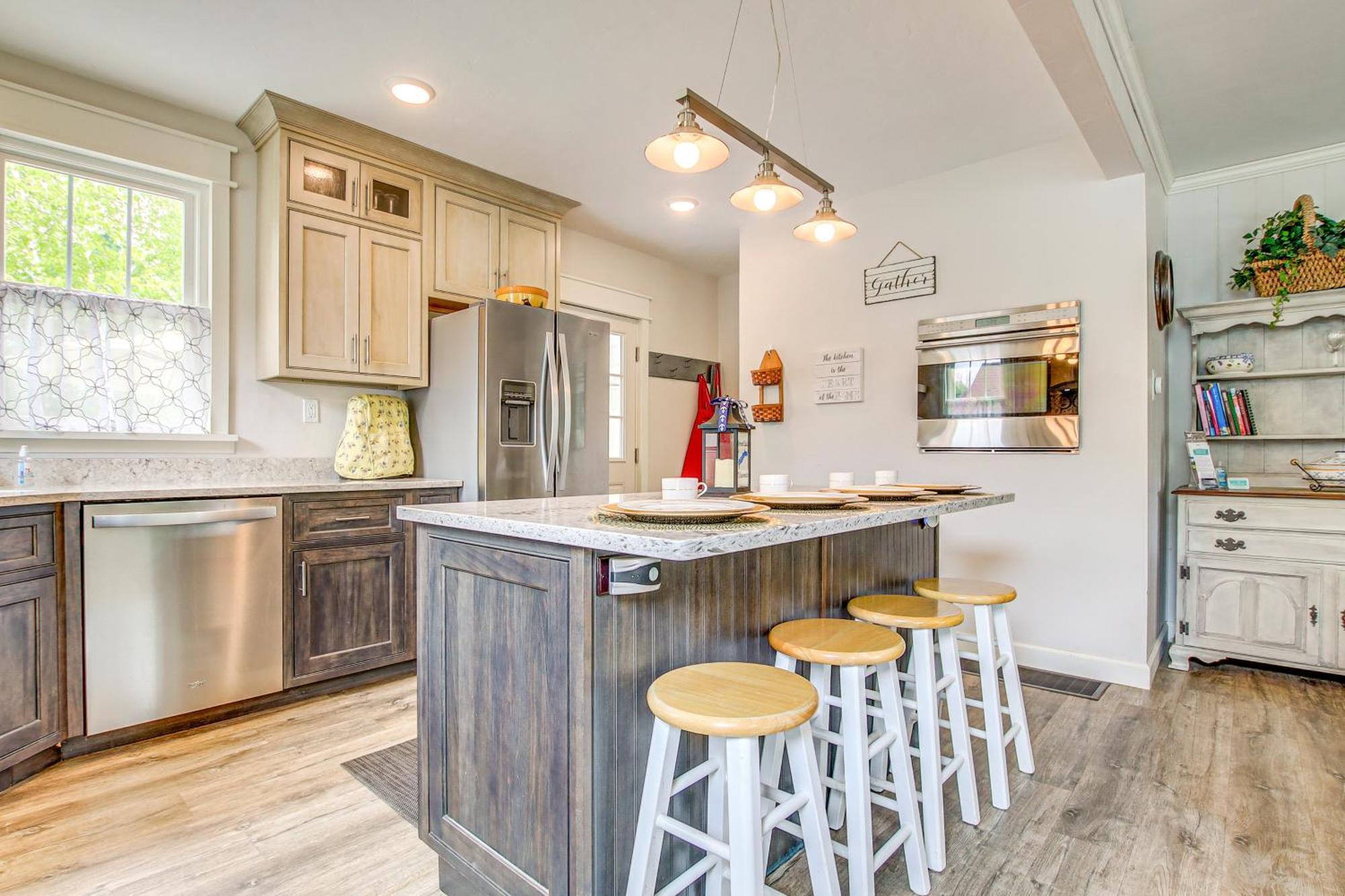 Lavish House With Patio - 2 Blocks To Green Lake! エクステリア 写真