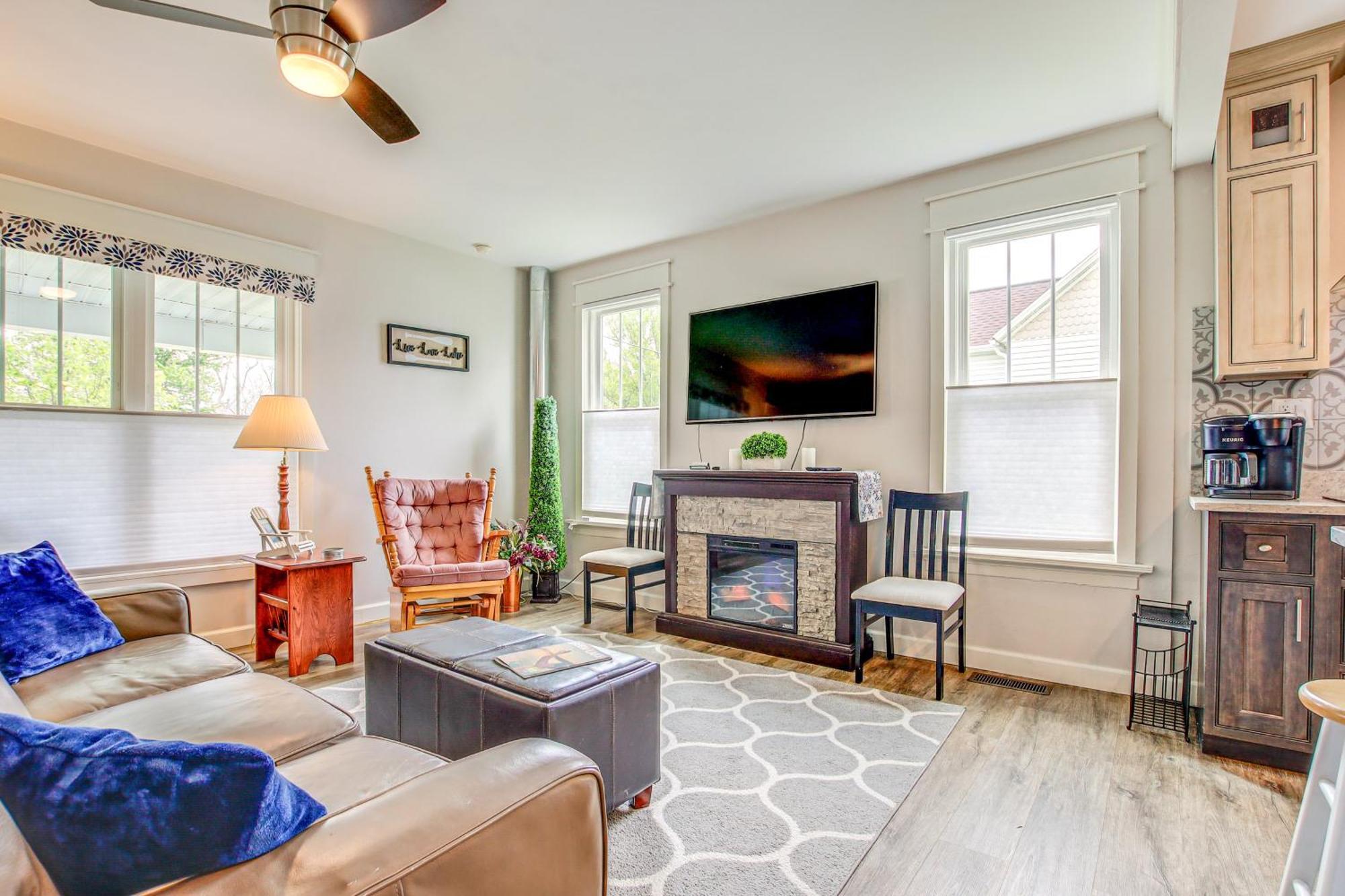 Lavish House With Patio - 2 Blocks To Green Lake! エクステリア 写真
